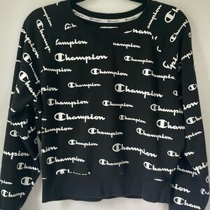 Champion size M cropped black and white sweatshirt. 72%cotton29% polyester